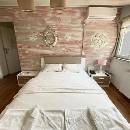 アパートホテル Poyraz